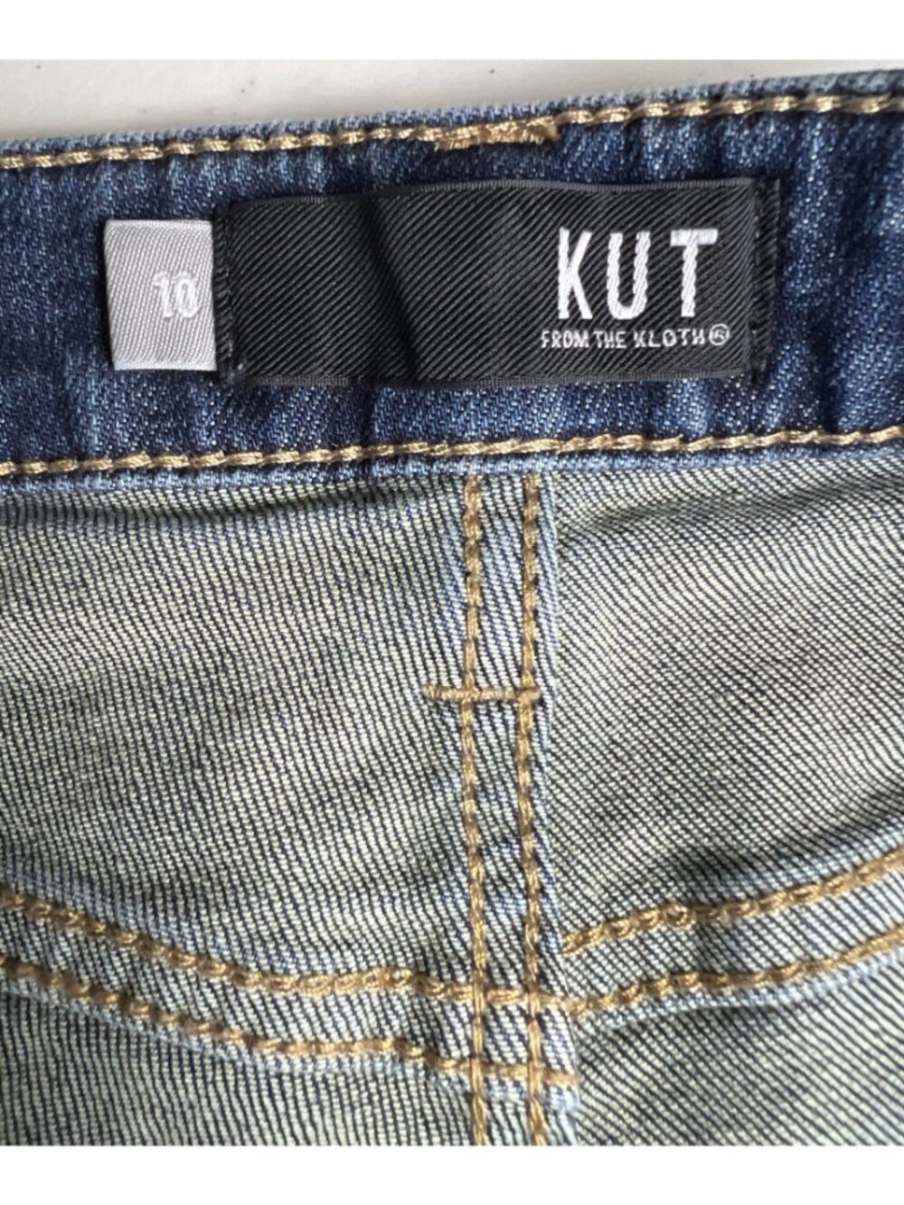 Kut from the Kloth Cutoff Gidget Jean Shorts - Picture 8 of 10